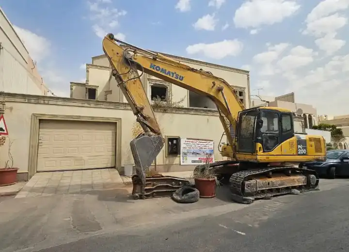 تجهيز معدات الهدم وانزالها إلى الموقع